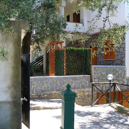 Apartment Strandnahe In Mit Grill Pisciotta
